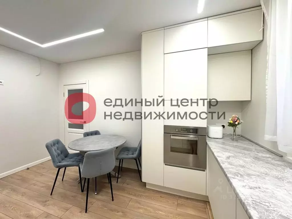 2-к кв. Тюменская область, Тюмень ул. Грибоедова, 13к3 (65.5 м) - Фото 2