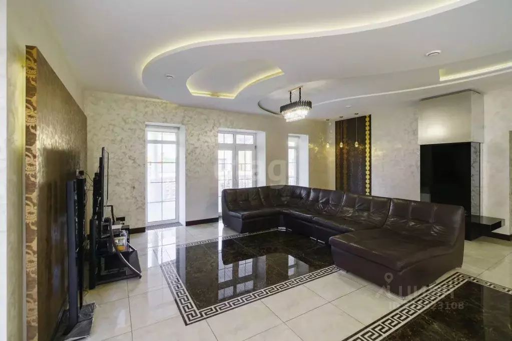 Дом в Ульяновская область, Ульяновск ул. Владимирская, 5 (600 м) - Фото 1