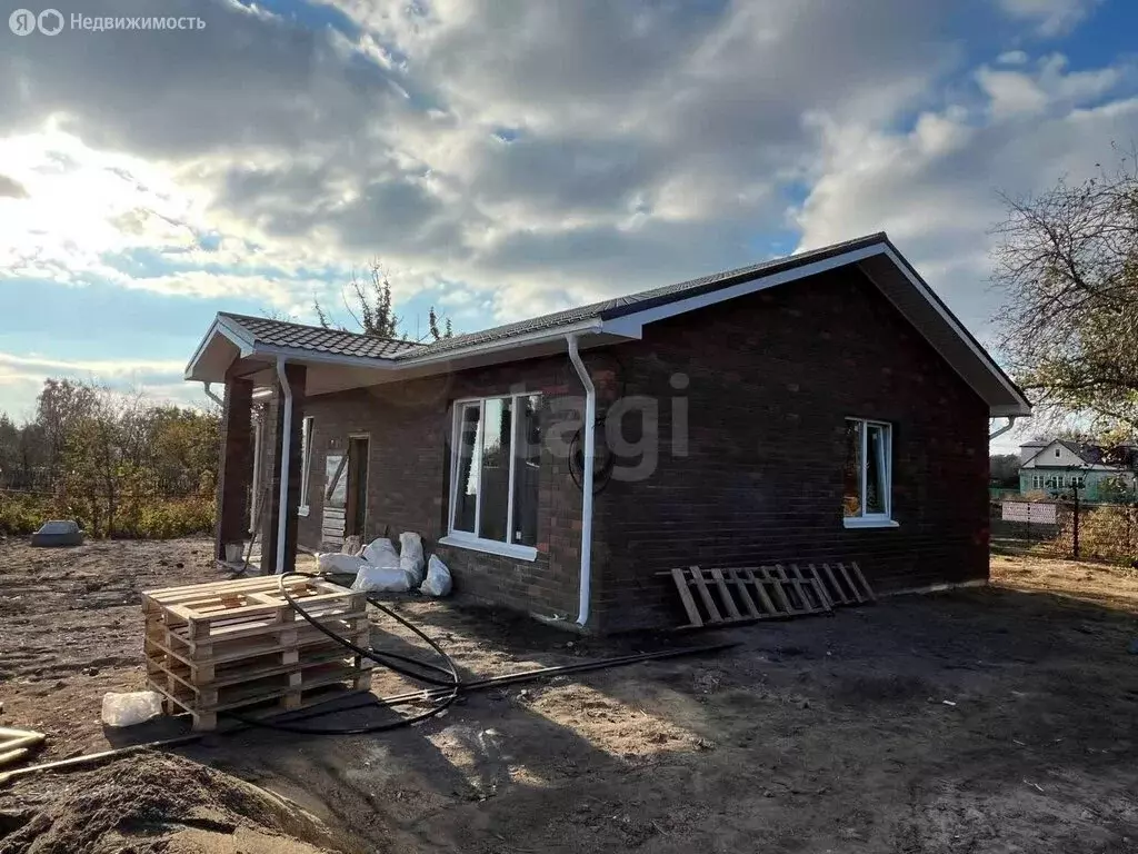 Дом в посёлок городского типа Васильево, улица Свободы (105 м) - Фото 0