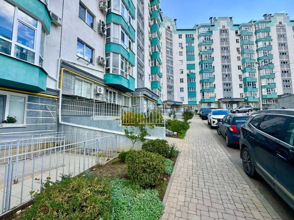 3-к кв. Крым, Алушта ул. 60 лет СССР, 27 (75.6 м) - Фото 0