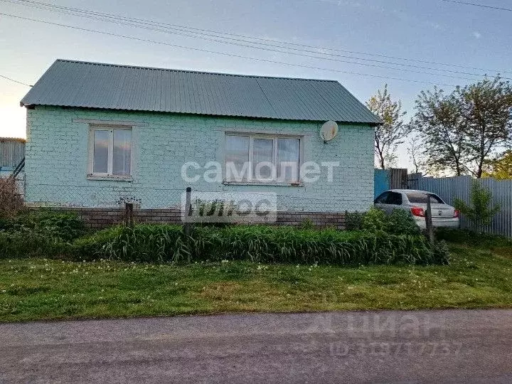 Дом в Орловская область, Дмитровский район, с. Плоское 46 (58 м) - Фото 1