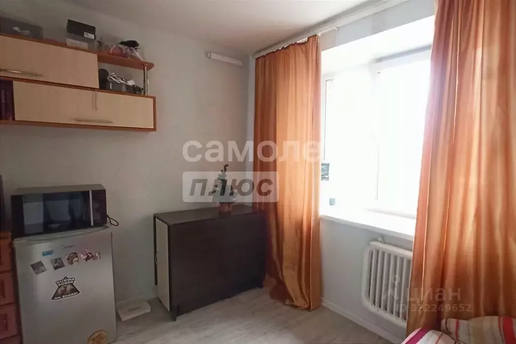 Комната Омская область, Омск просп. Космический, 14Б (12.4 м) - Фото 1