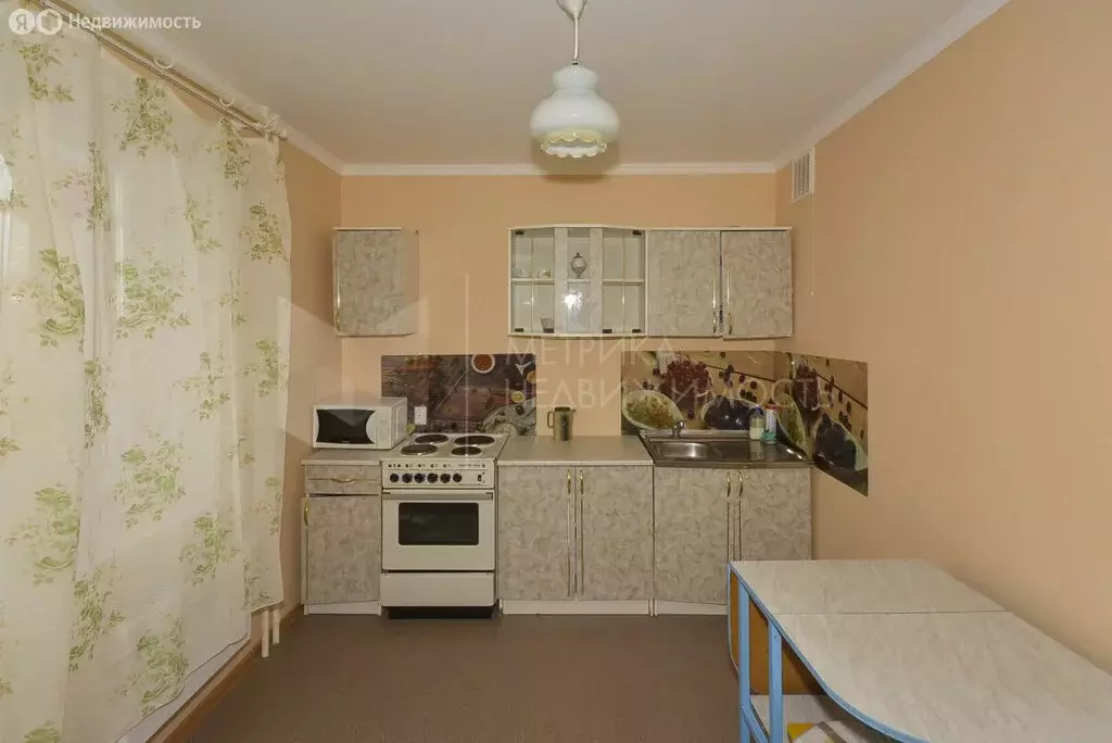 1-комнатная квартира: Тюмень, улица Александра Митинского, 3 (41 м) - Фото 1