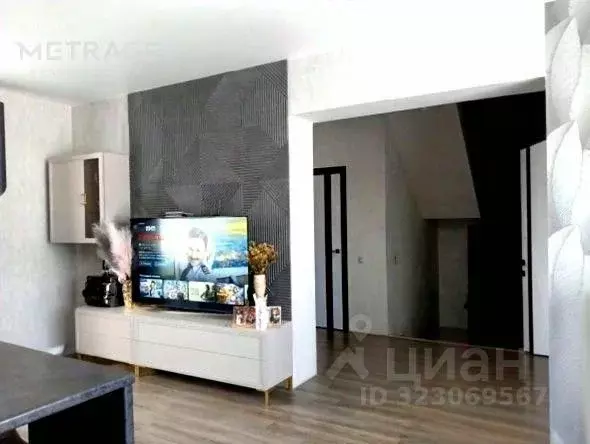 Дом в Новосибирская область, Новосибирск Почтовая ул., 3Б (243 м) - Фото 1