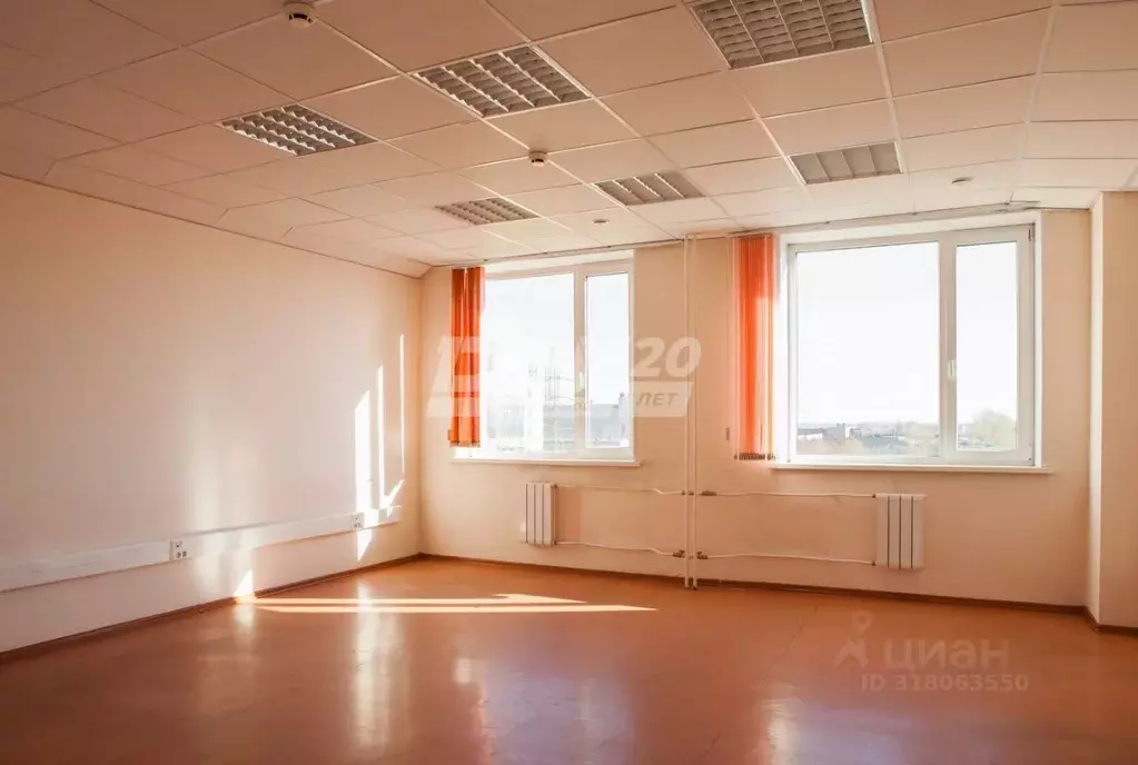 Офис в Челябинская область, Челябинск просп. Ленина, 2К (80 м) - Фото 1