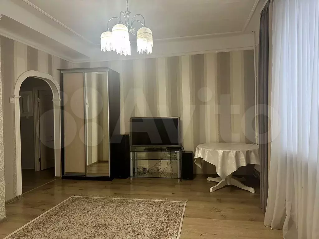 3-к. квартира, 70 м, 1/2 эт. - Фото 1