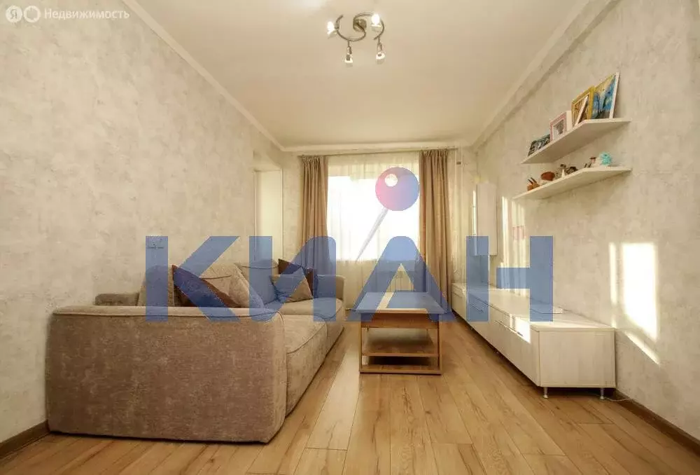 3-комнатная квартира: Красноярск, проспект Металлургов, 2А (61.9 м) - Фото 1