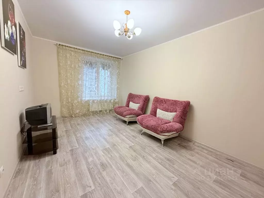 1-к кв. Татарстан, Казань ул. Азата Аббасова, 8 (33.0 м) - Фото 1