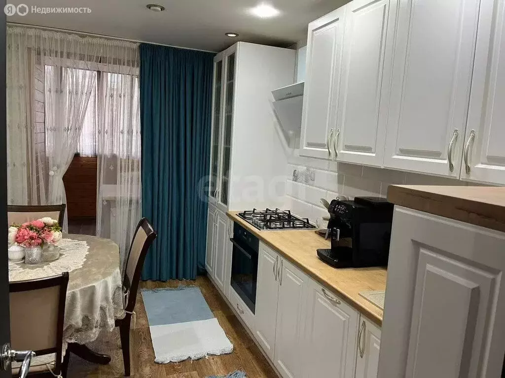 2-комнатная квартира: Набережные Челны, улица Аделя Кутуя, 5А (70 м) - Фото 2