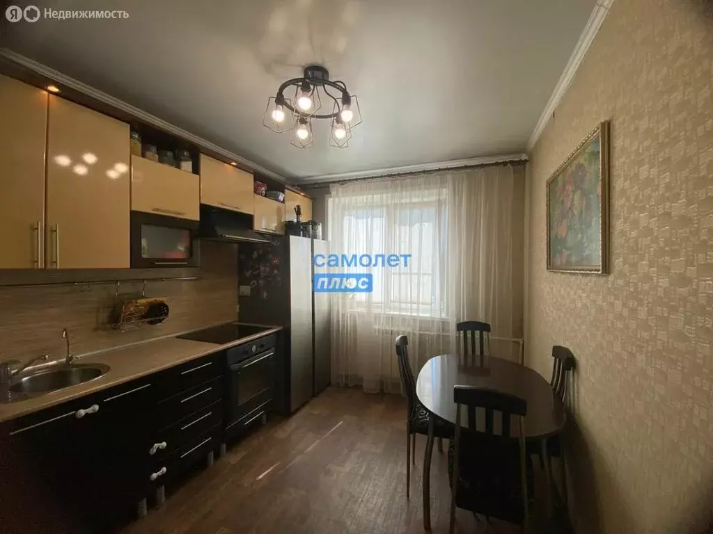 3-комнатная квартира: Бийск, улица Владимира Короленко, 24 (62.7 м) - Фото 0
