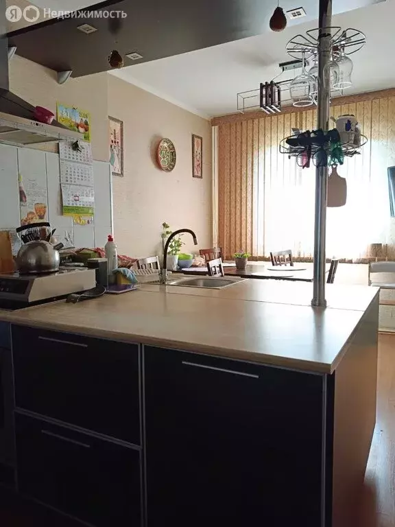 4-комнатная квартира: Челябинск, улица Комарова, 131А (75.5 м) - Фото 1