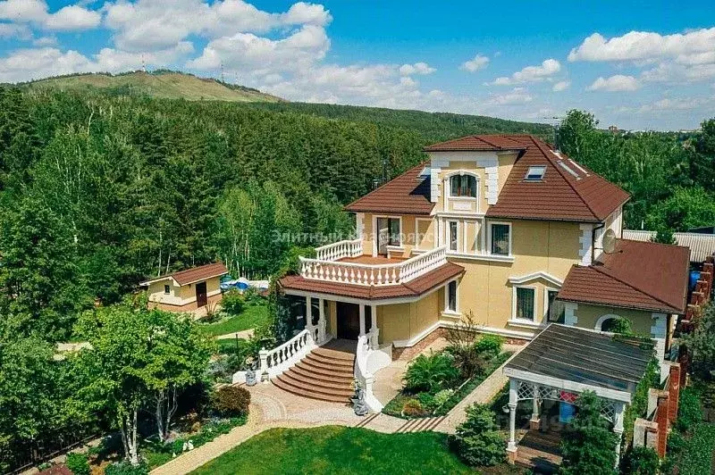 Коттедж в Красноярский край, Красноярск Курганская ул. (600 м) - Фото 1