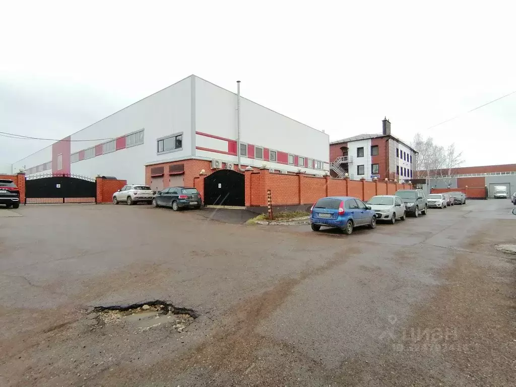 Склад в Татарстан, Казань ул. Аделя Кутуя, 124с2 (2400 м) - Фото 1