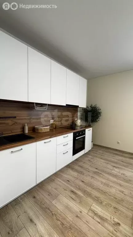 2-комнатная квартира: Тюмень, улица Василия Шамова, 8 (53.3 м) - Фото 2