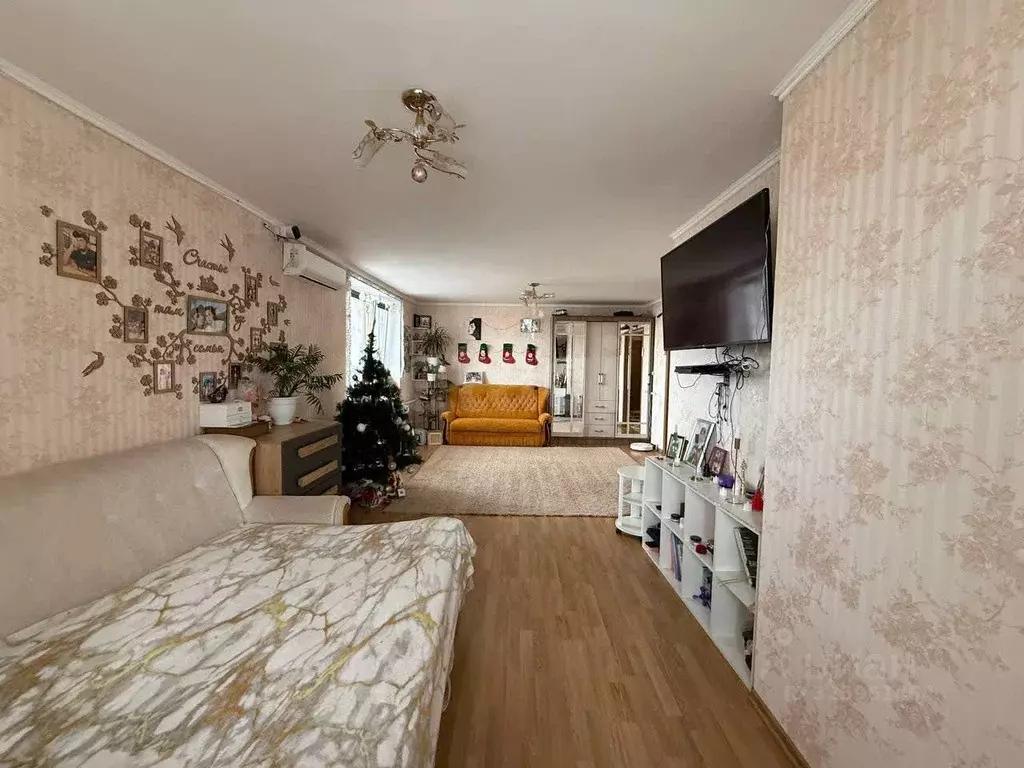 3-к кв. Крым, Щелкино Ленинский район, 2-й мкр, 49 (80.7 м) - Фото 1