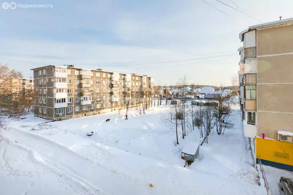 3-комнатная квартира: Среднеуральск, улица Бахтеева, 16А (66.6 м) - Фото 2