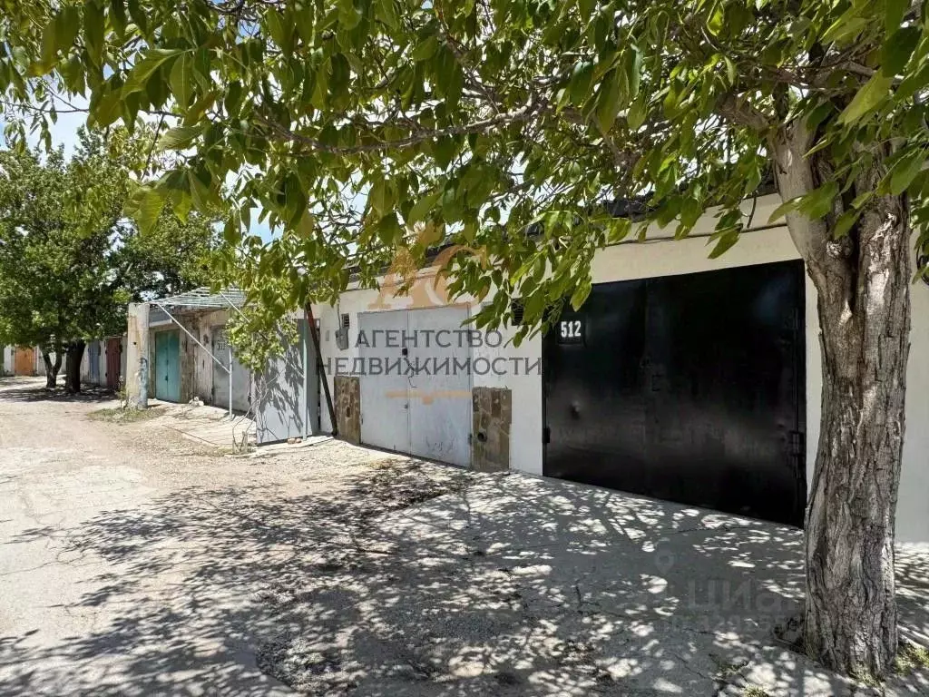 Гараж в Крым, Феодосия ул. Вити Коробкова (30 м) - Фото 1