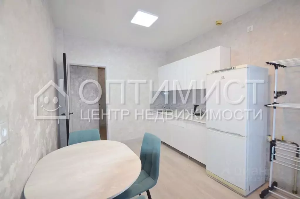 1-к кв. Омская область, Омск просп. Комарова, 17к1 (40.0 м) - Фото 2