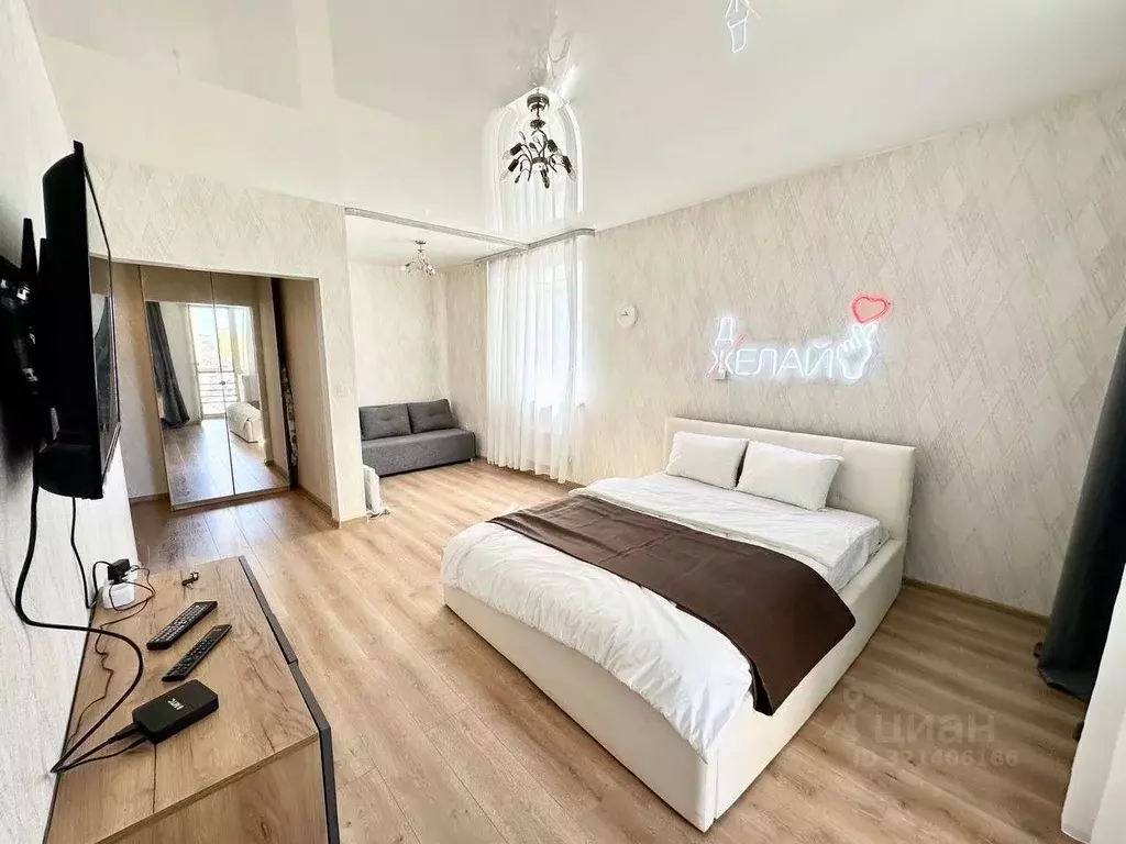 1-к кв. Свердловская область, Екатеринбург ул. 8 Марта, 173 (53.0 м) - Фото 0