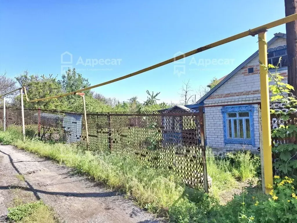 Дом в Волгоградская область, Волжский Строитель СНТ, ул. 4-я (50 м) - Фото 1