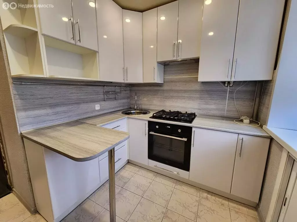 2-комнатная квартира: Великие Луки, улица Ботвина, 11к1 (47.9 м) - Фото 2