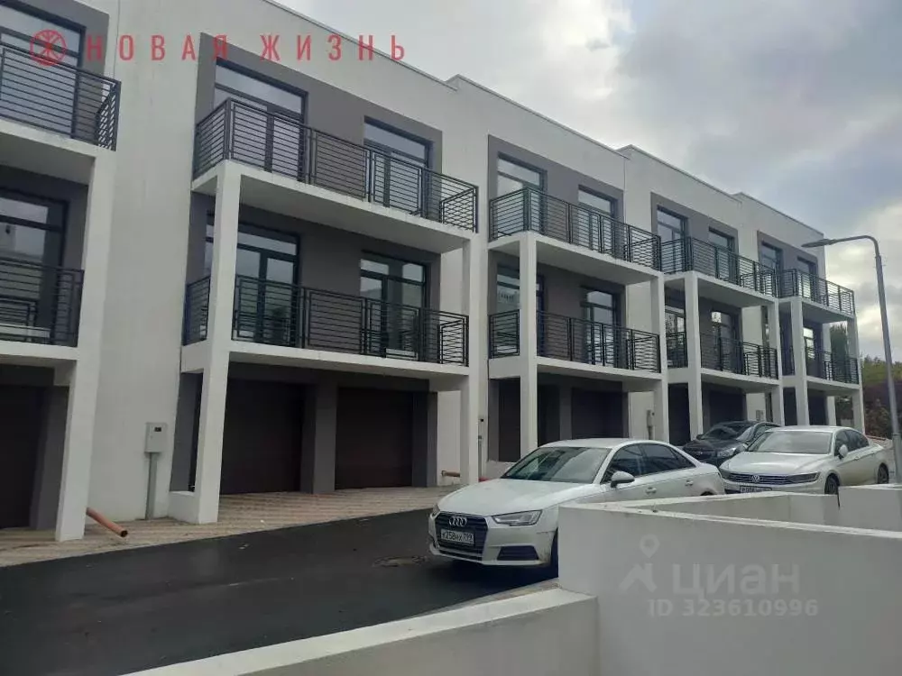 Таунхаус в Самарская область, Самара ул. Берег реки Волги, 9 (283 м) - Фото 1