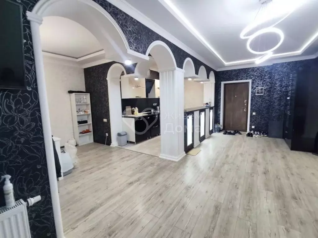 2-к кв. Волгоградская область, Волгоград Селенгинская ул., 11 (70.0 м) - Фото 1