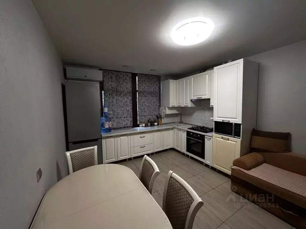 2-к кв. Крым, Симферополь ул. Ковыльная, 86 (76.0 м) - Фото 1