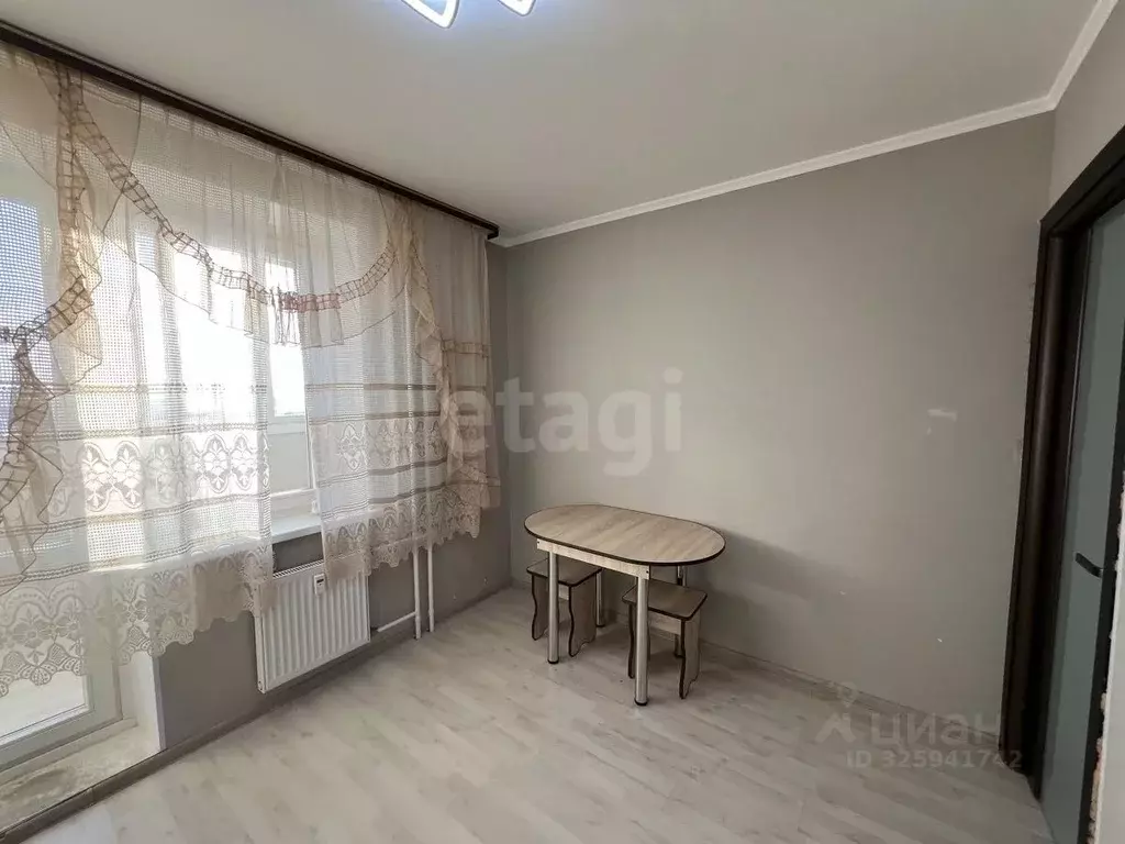 1-к кв. Тюменская область, Тюмень ул. Монтажников, 38 (38.0 м) - Фото 1