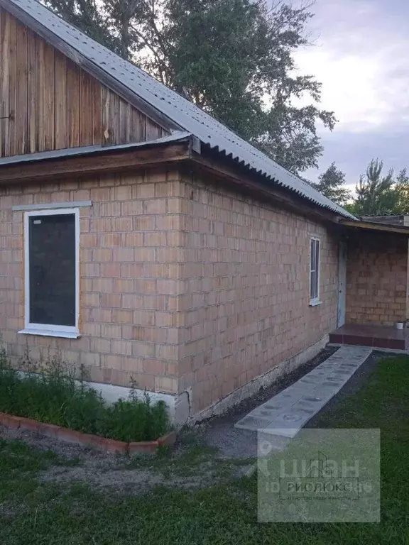 Дом в Челябинская область, Агаповский район, пос. Буранный пер. ... - Фото 1