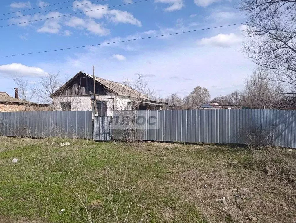 Дом в Саратовская область, Энгельсский район, Безымянское ... - Фото 1