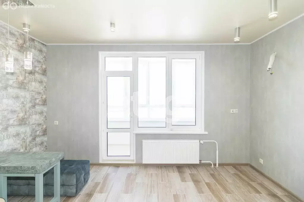Квартира-студия: Тюмень, улица Фармана Салманова, 26 (25.2 м) - Фото 1