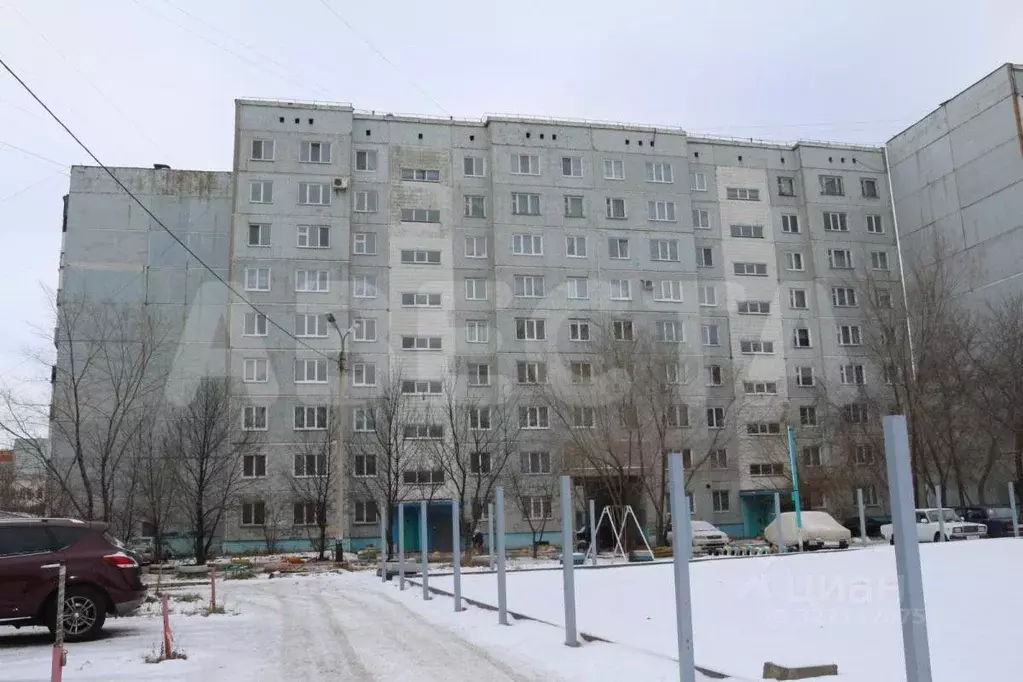 3-к кв. Омская область, Омск просп. Комарова, 27 (63.1 м) - Фото 0