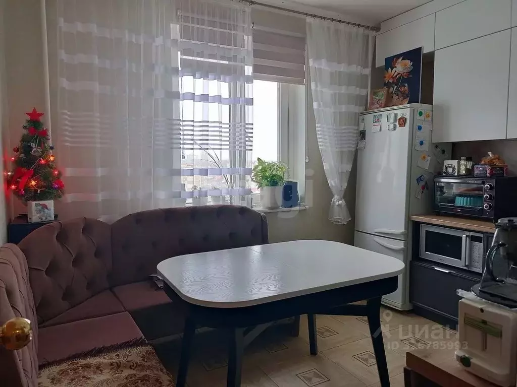 3-к кв. Курская область, Курск просп. Вячеслава Клыкова, 2Б (76.9 м) - Фото 0