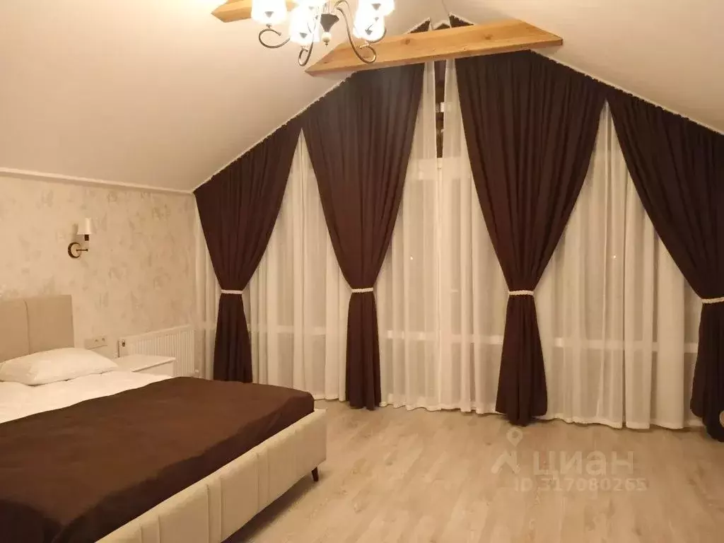 Дом в Кабардино-Балкария, Эльбрусский район, с. Эльбрус ул. ... - Фото 0