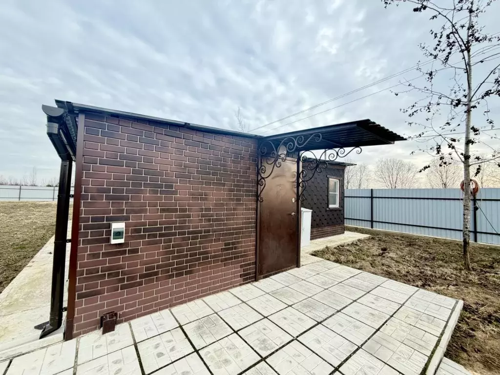 Дом в Новгородская область, Новгородский район, Ракомское с/пос, д. ... - Фото 1