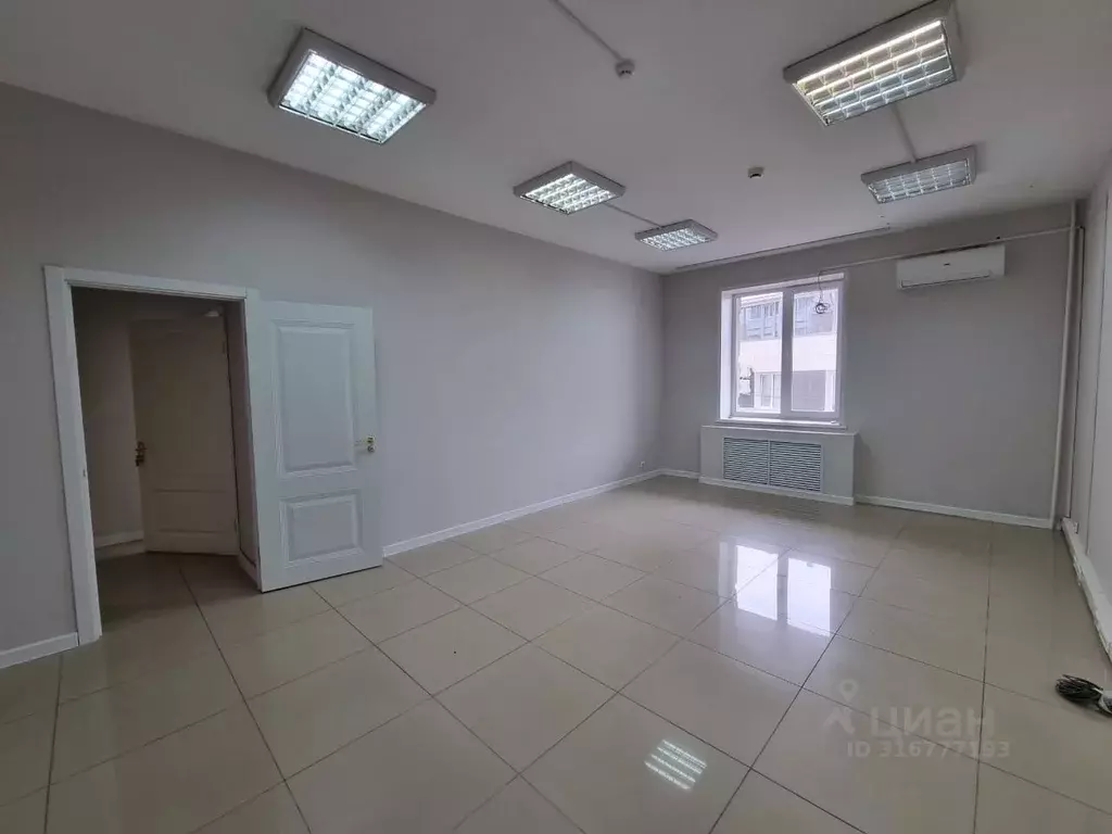 Торговая площадь в Башкортостан, Уфа Новомостовая ул., 8 (110 м) - Фото 1