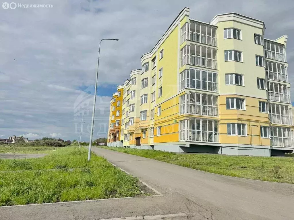 3-комнатная квартира: Богословка, Лазурная улица, 1 (86 м) - Фото 1