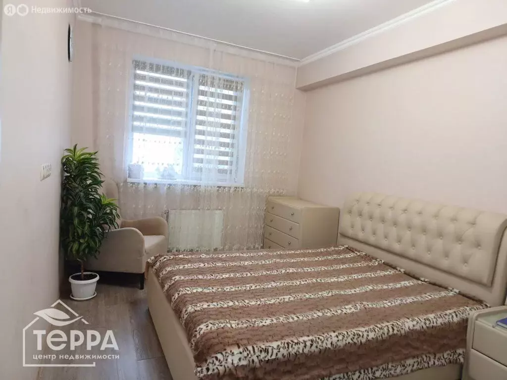 2-комнатная квартира: Евпатория, проспект Победы, 85А (58 м) - Фото 1