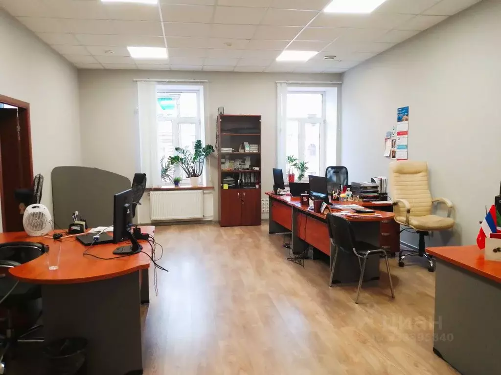 Офис в Санкт-Петербург 2-я Советская ул., 27/2 (195 м) - Фото 1