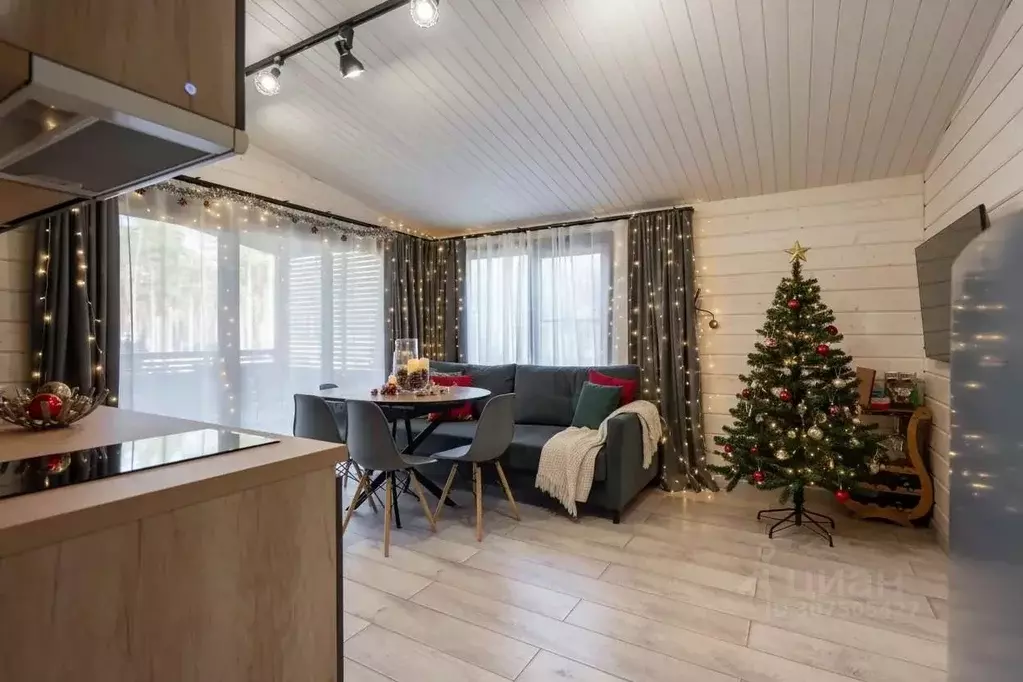 Дом в Ленинградская область, Выборгский район, Полянское с/пос, пос. ... - Фото 1