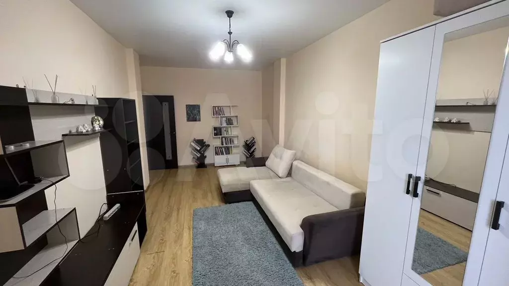1-к. квартира, 52 м, 8/9 эт. - Фото 1