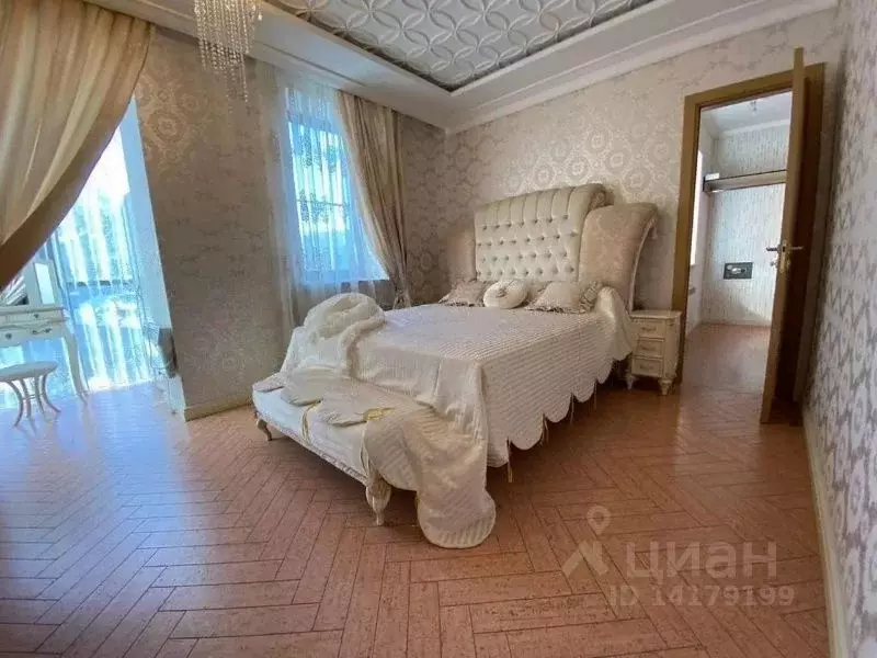 4-к кв. Татарстан, Казань ул. Касаткина, 20А (170.0 м) - Фото 1
