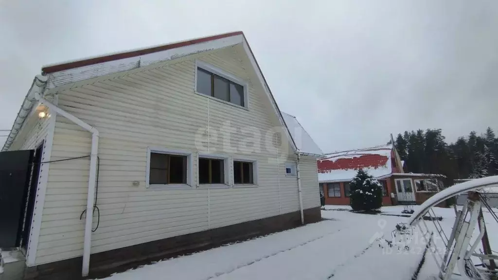 Дом в Ленинградская область, Киришский район, Будогощское городское ... - Фото 1