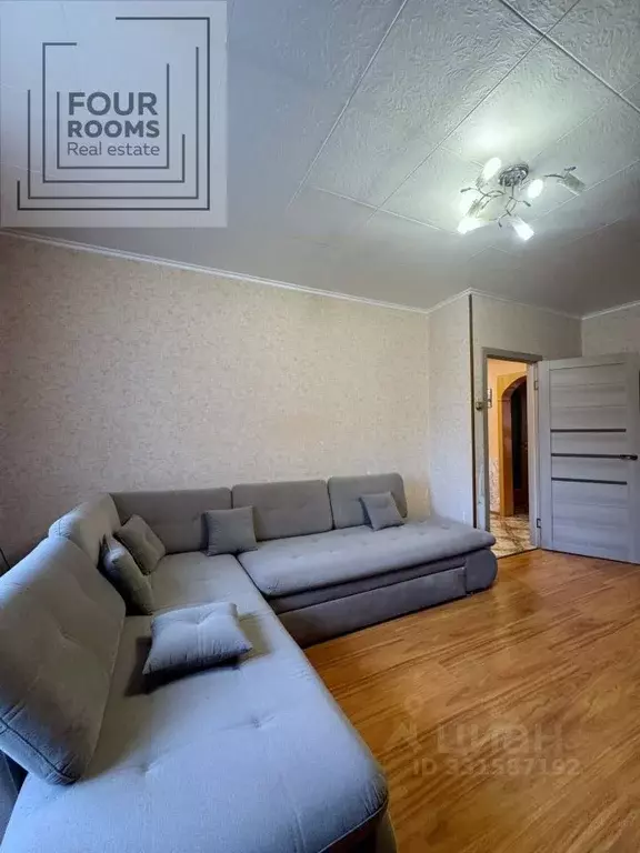 3-к кв. Санкт-Петербург ул. Кораблестроителей, 42К1 (70.0 м) - Фото 1