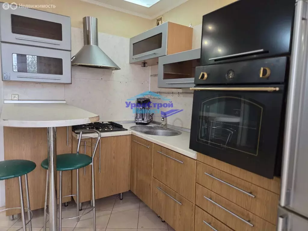 2-комнатная квартира: Октябрьский, 34-й микрорайон, 15 (59 м) - Фото 1