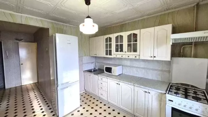 2-к кв. Омская область, Омск Городок Нефтяников мкр, ул. Блюхера, 24 ... - Фото 1