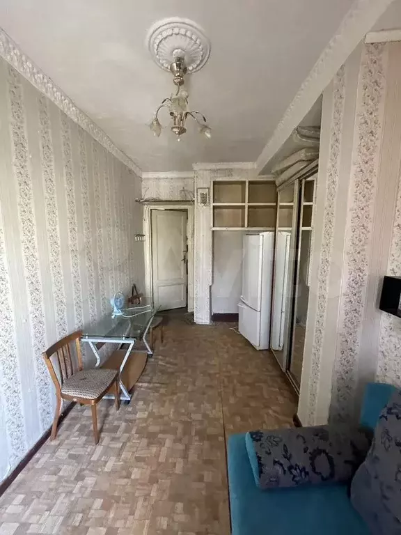 Комната 12 м в 8-к., 2/2 эт. - Фото 1