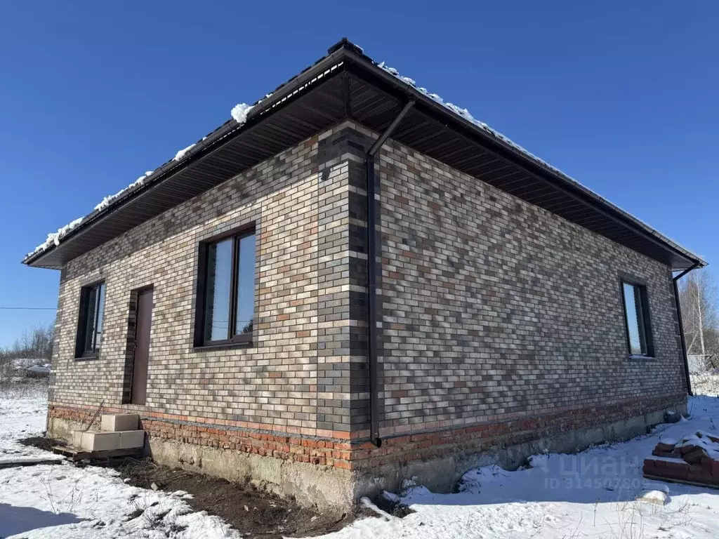 Дом в Тульская область, Болохово Киреевский район, пос. Южный,  (112 ... - Фото 0