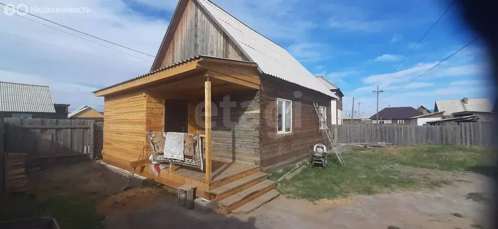 Дом в Иволгинский район, сельское поселение Гурульбинское, село ... - Фото 0